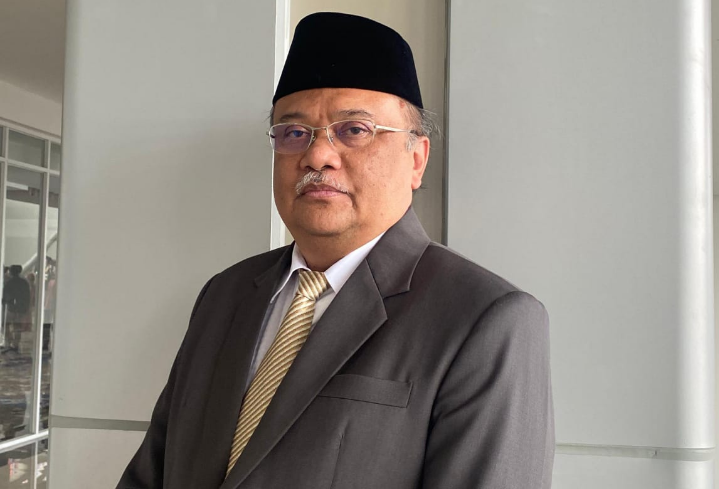 Prof. Dr. Drs. Dhanang Respati Puguh, M.Hum.