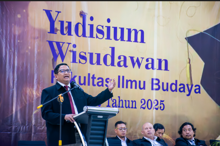 Dekan FIB Undip Prof. Dr. Alamsyah, M. Hum.