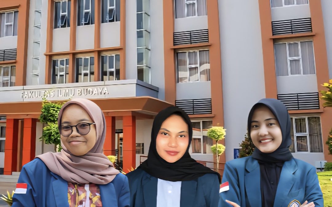 Tri Indrawati, Virtu Ozo Fable Tchaikovsky, dan Aretha Hanny Patricia, yang menulis karya ilmiah berjudul “Kurasi Digital Sastra Siber untuk Author dan Digital Publisher”.