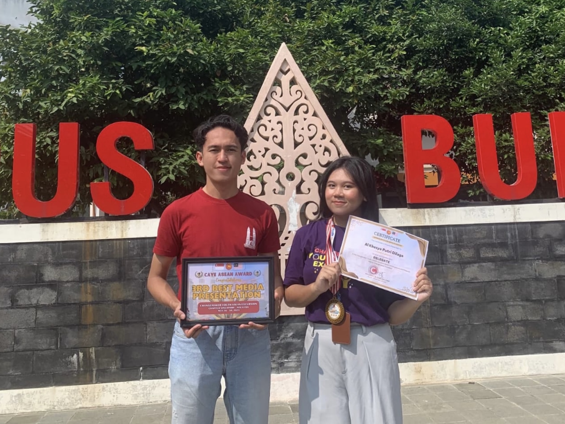 Al Khesya Putri Dilaga dan Mochamad Ridwan