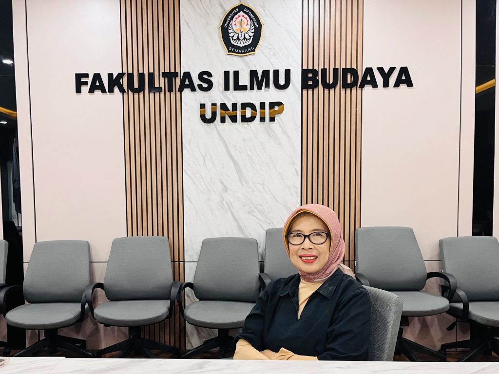 Dr. Dra. Nurhayati, M.Hum.