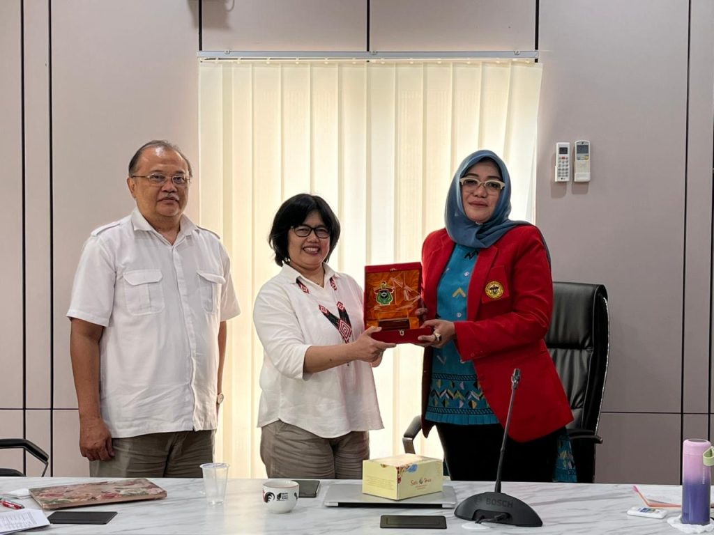 FIB Undip dan Universitas Hasanuddin Makassar