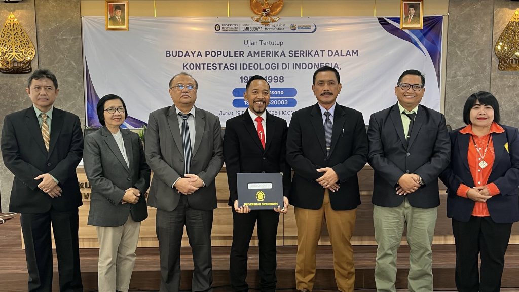 Sidang Disertasi Dr. Arido Laksono, S.S., M.Hum. (Foto: Humas FIB Undip)